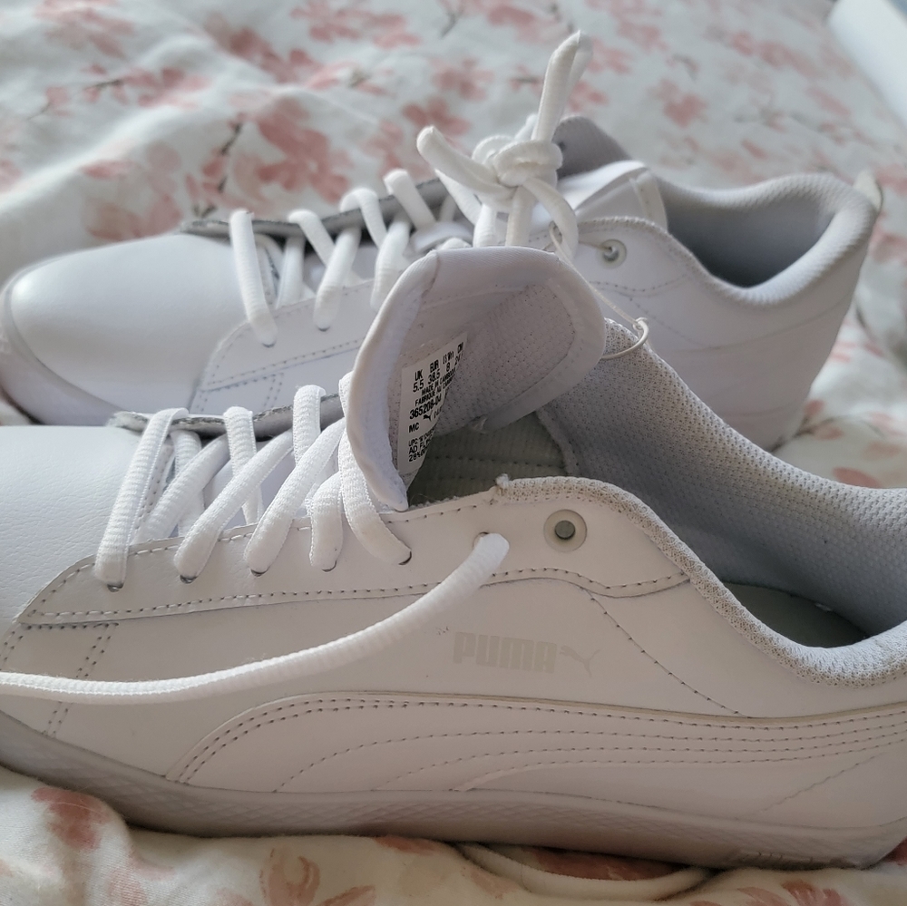 Women's Puma v2 Smash (All Leather)